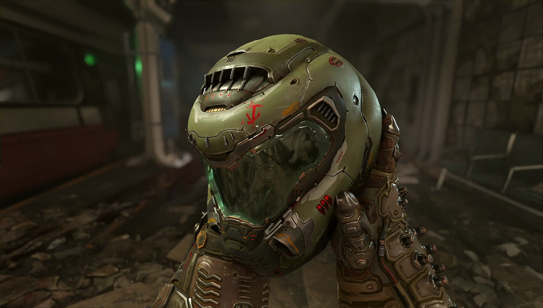 Primer plano del casco y la armadura del Doom Slayer